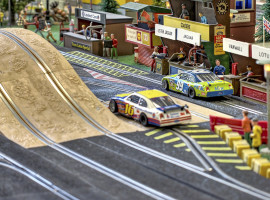 assets/images/activities/1-std-modellrennbahn-inkl-fahrzeug-mieten-hamburg/1280_0004_06-270x200x90.jpg