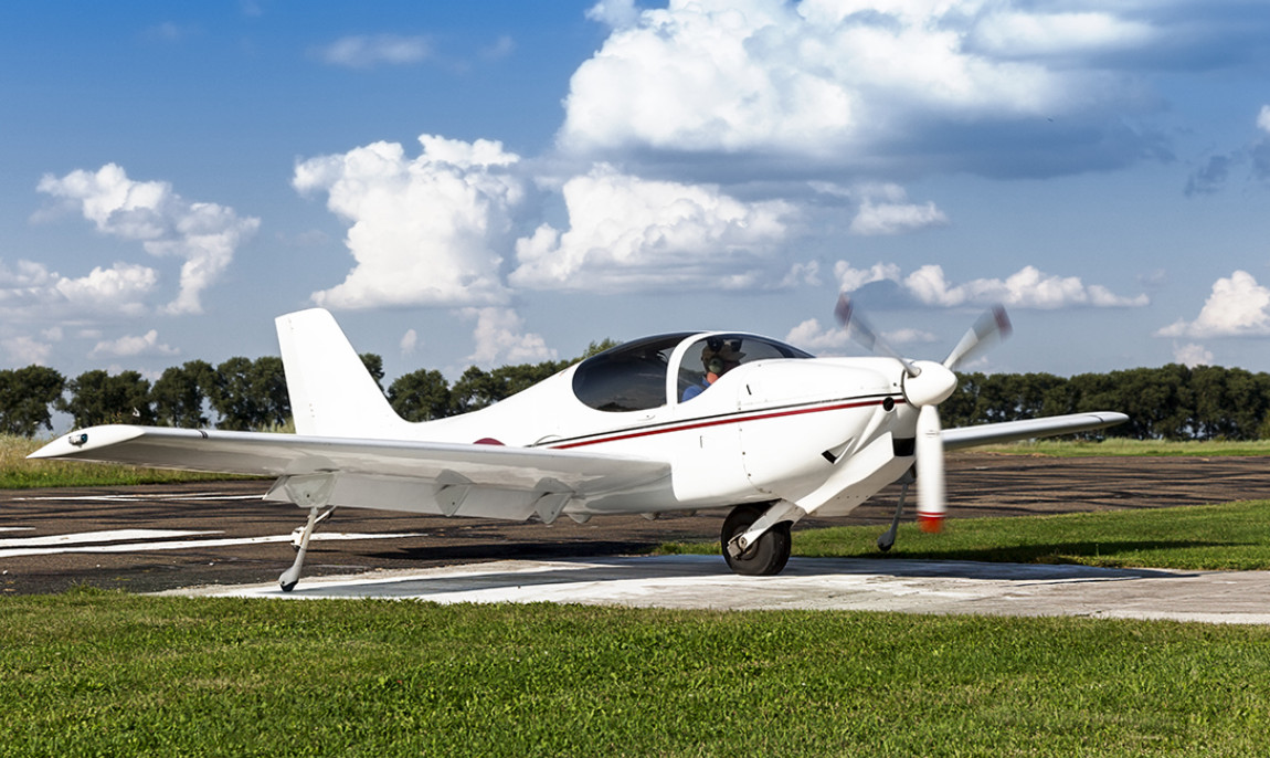 assets/images/activities/30-min-flugzeug-selber-fliegen-halle-oppin/1280_0000_Fotolia_56576442_Subscription_XXL-1150x686x90.jpg