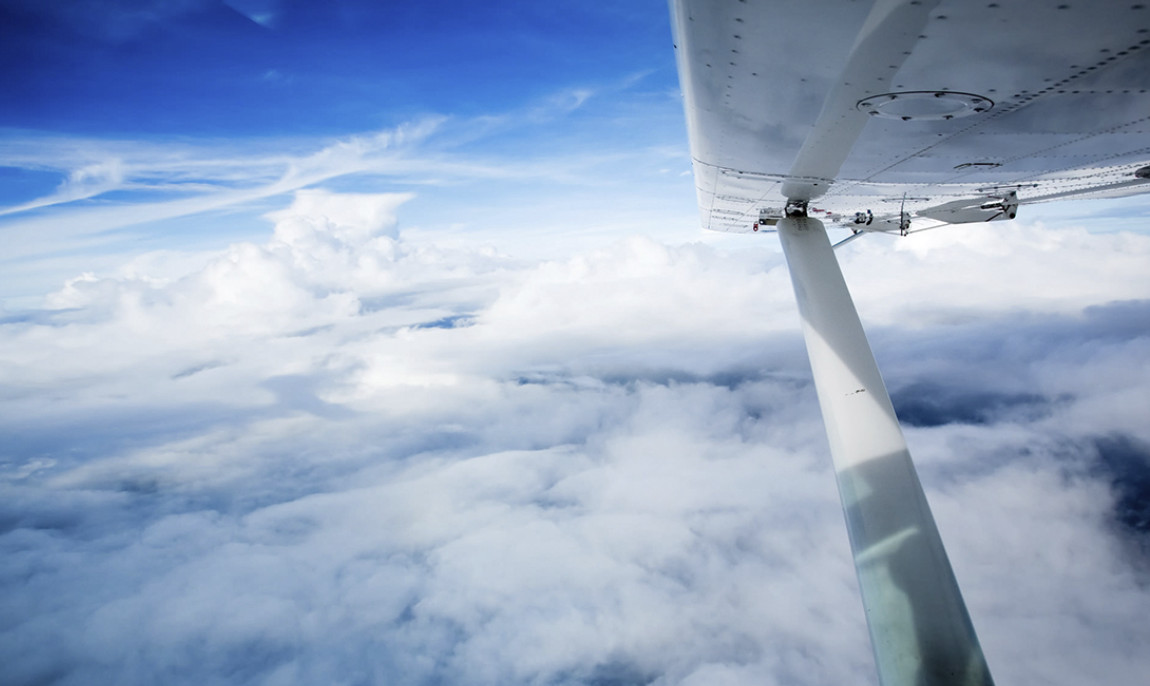 assets/images/activities/30-min-flugzeug-selber-fliegen-halle-oppin/1280_0002_Fotolia_11518537_Subscription_L-1150x686x90.jpg