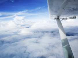 assets/images/activities/30-min-flugzeug-selber-fliegen-halle-oppin/1280_0002_Fotolia_11518537_Subscription_L-270x200x90.jpg