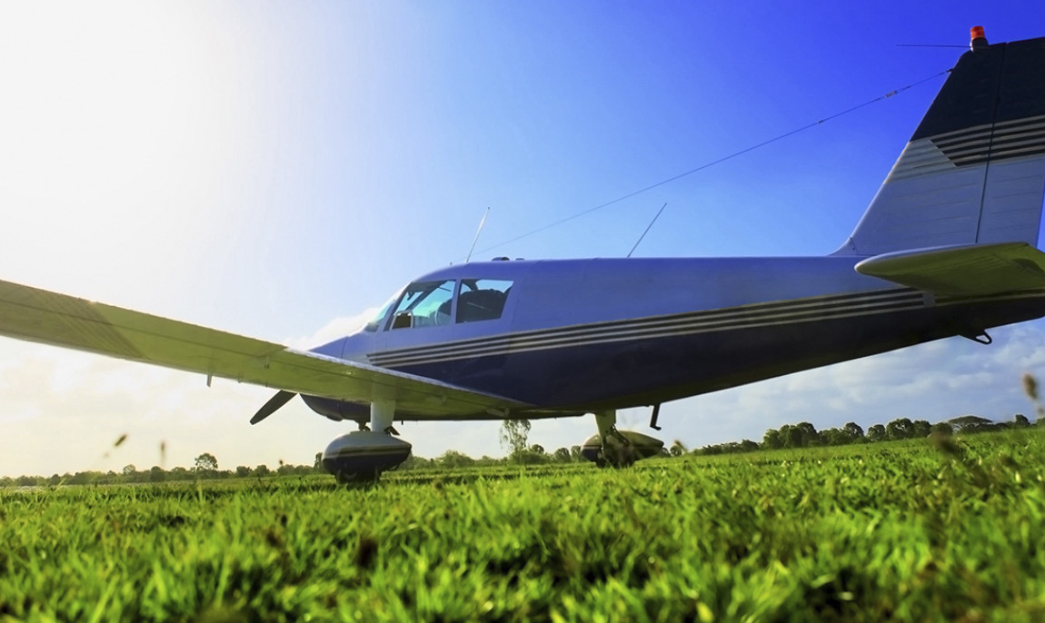 assets/images/activities/30-min-flugzeug-selber-fliegen-halle-oppin/1280_0003_Fotolia_4966699_Subscription_L-1150x686x90.jpg
