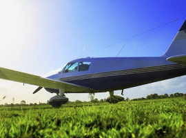 assets/images/activities/30-min-flugzeug-selber-fliegen-halle-oppin/1280_0003_Fotolia_4966699_Subscription_L-270x200x90.jpg