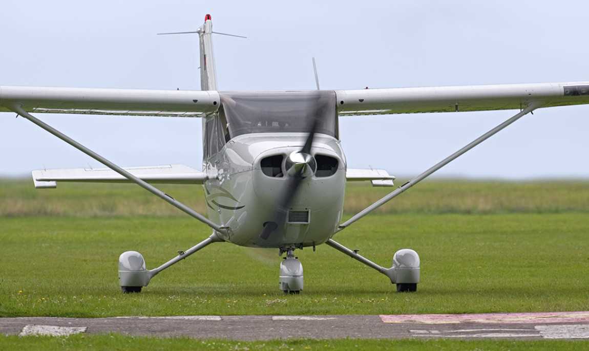 assets/images/activities/30-min-flugzeug-selber-fliegen-halle-oppin/1280_0008_Fotolia_16136150_Subscription_XL-1150x686x90.jpg