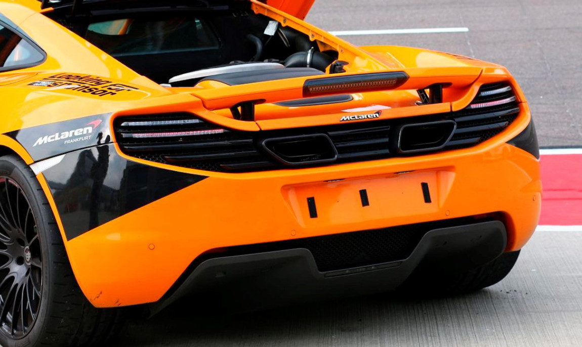 assets/images/activities/4-runden-renntaxi-mclaren-auf-dem-hockenheimring/mclaren5-1150x686x90.jpg