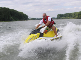 assets/images/activities/60-minuten-jetski-fahren-in-speyer-raum-mannheim/1280_0009_14.09.08%20064-270x200x90.jpg