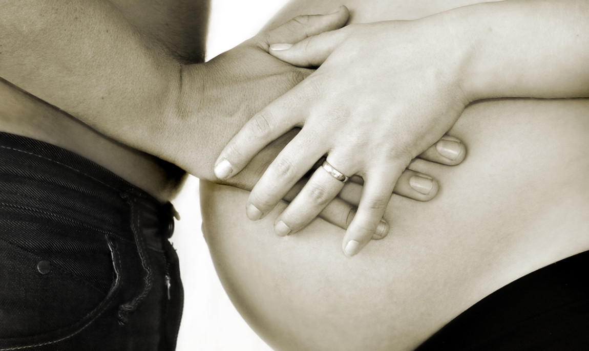 assets/images/activities/babybauch-fotoshooting-freiburg/1280_0009_Fotolia_1339543_Subscription_L-1150x686x90.jpg