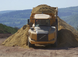 assets/images/activities/bagger-radlader-und-dumper-fahren-in-knuellwald-remsfeld-hessen/1280_0005_Dumper%201-270x200x90.jpg