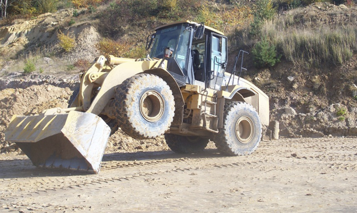 assets/images/activities/bagger-radlader-und-raupe-fahren-in-knuellwald-remsfeld-hessen/1280_0000_100_1078-1150x686x90.jpg