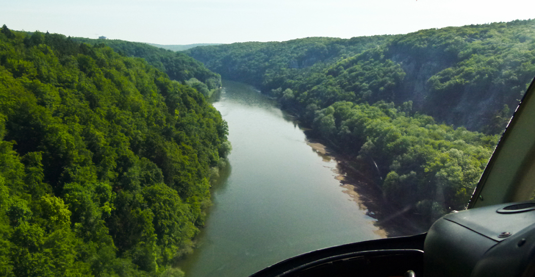 assets/images/activities/bamberg-hubschrauber-paerchen-rundflug/1280_0000_P1030134-2-1060x550x90.jpg
