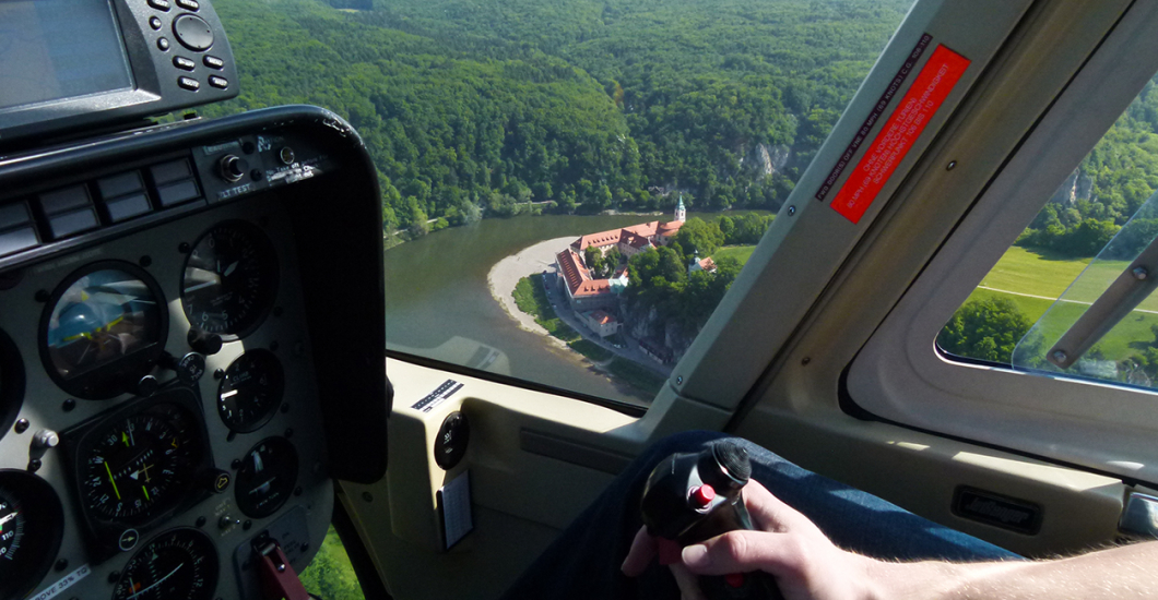 assets/images/activities/bamberg-hubschrauber-paerchen-rundflug/1280_0001_P1030124-1060x550x90.jpg