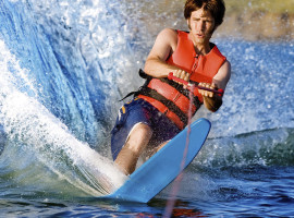 assets/images/activities/barfuss-wasserski-fahren-auf-der-mosel-in-poelich-raum-trier/1280_0001_Fotolia_9040013_Subscription_L-270x200x90.jpg