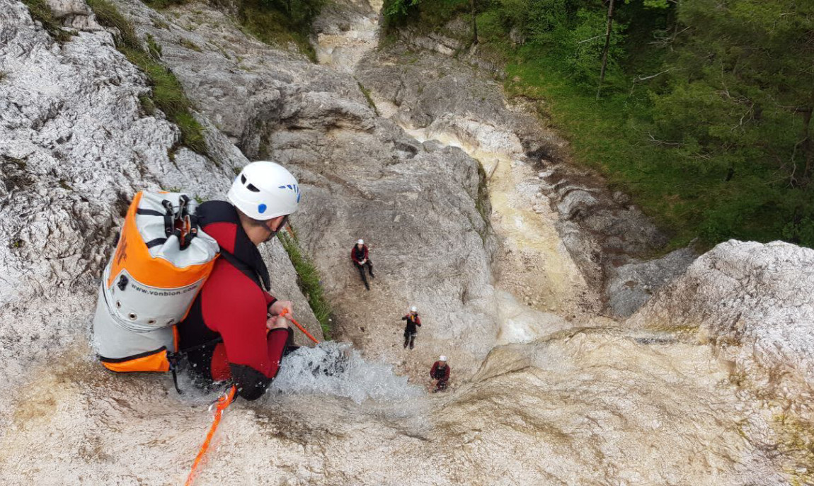 assets/images/activities/baumgarten-canyoning-tour/canyoning_schnuppertour_kesselbach_5-1150x686x90.jpg