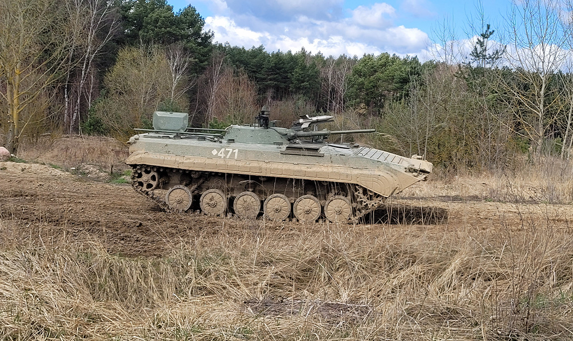 assets/images/activities/beifahrer-im-bmp-schuetzenpanzer-speedfahrt-in-steinhoefel/panz-wer-8-1150x686x90.jpg