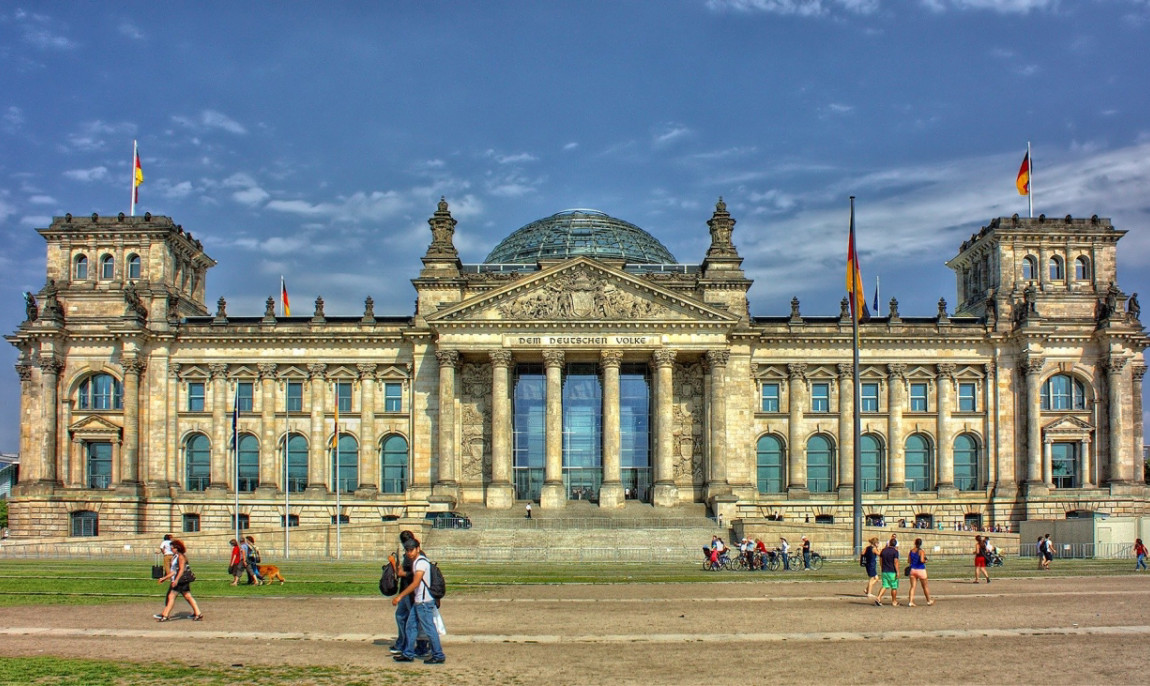 assets/images/activities/berlin-schnitzeljagd/reichstag-51058_pixa-1150x686x90.jpg
