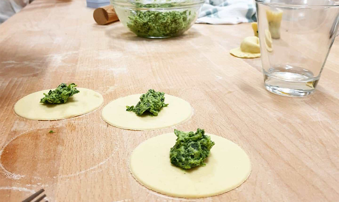 assets/images/activities/berlin-wedding-4-std-pasta-kochkurs-vegetarisch/pas-pas-22-1150x686x90.jpg