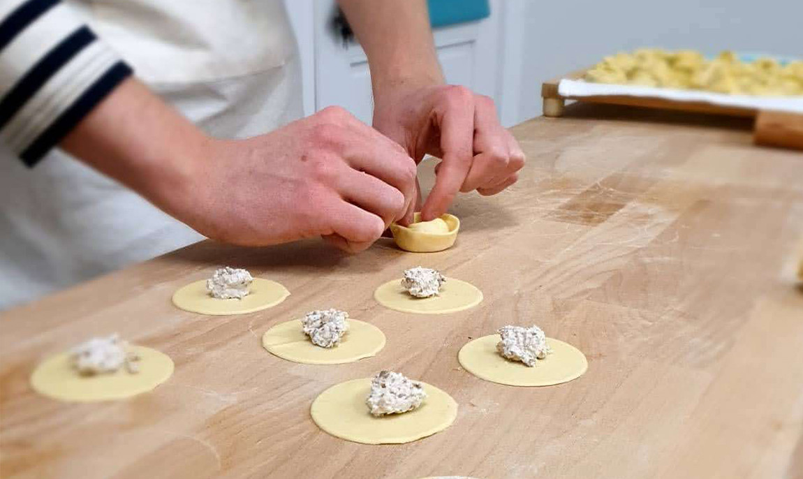 assets/images/activities/berlin-wedding-4-std-pasta-kochkurs-vegetarisch/pas-pas-23-1150x686x90.jpg