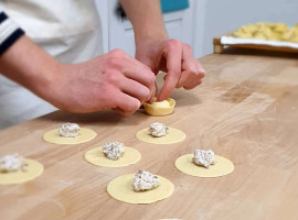 assets/images/activities/berlin-wedding-4-std-pasta-kochkurs-vegetarisch/pas-pas-23-270x200x90.jpg