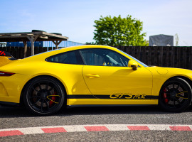assets/images/activities/bilster-berg-3-runden-bmw-m2-selber-fahren-und-3-runden-porsche-gt3-mr-selber-fahren/Porsche%20GT3-8-270x200x90.jpg