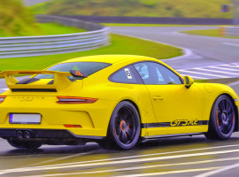 assets/images/activities/bilster-berg-3-runden-bmw-m2-selber-fahren-und-3-runden-porsche-gt3-mr-selber-fahren/porsche-GT3-5-270x200x90.jpg