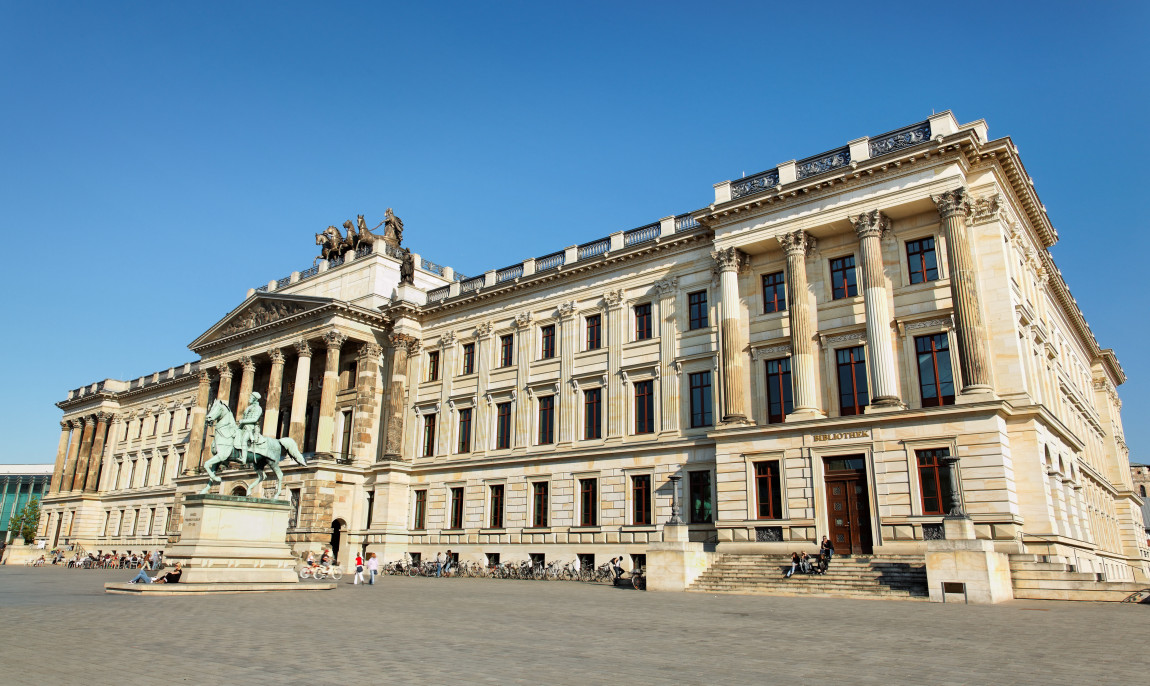 assets/images/activities/braunschweig-schnitzel-jagd/Fotolia_17246058_Subscription_XXL-1150x686x90.jpg