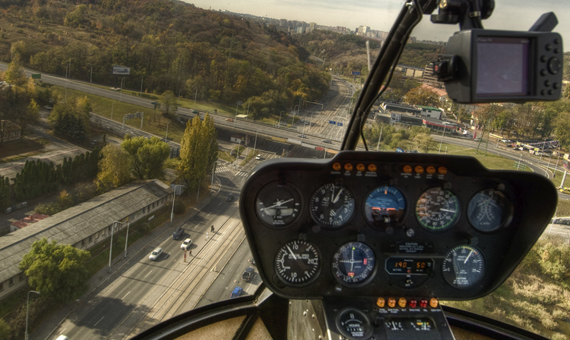 assets/images/activities/bremgarten-hubschrauber-rundflug/1280_0002_Fotolia_15813094_Subscription_XL-1150x686x90.jpg