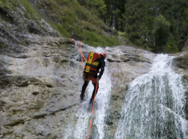 assets/images/activities/canyoning-tour-bad-toelz/1280_0006_2013-08-21_15-01-49_573-270x200x90.jpg