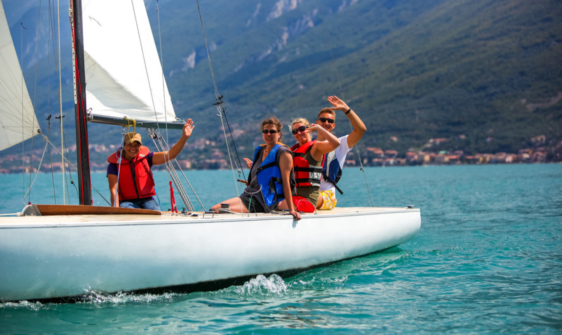 assets/images/activities/castelletto-skippertour-auf-einem-segelschiff-am-gardasee/Unknown-1150x686x90.jpeg