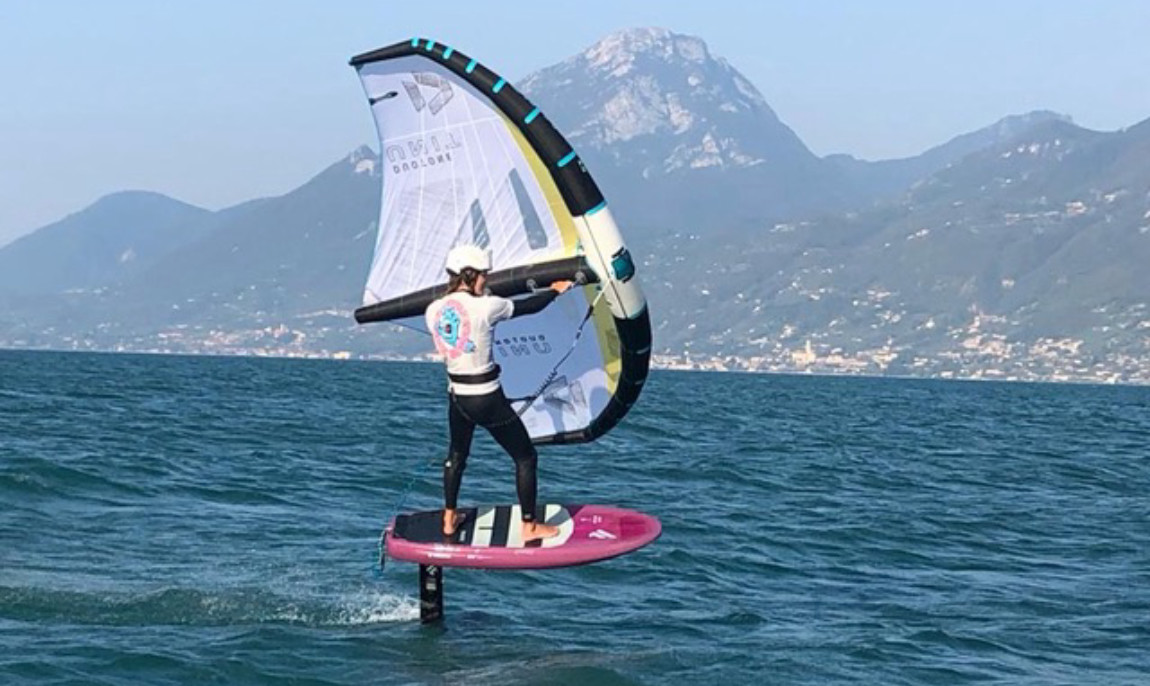 assets/images/activities/castelletto-wing-surfen-schnupperkurs-am-gardasee/Wing%20Privat%20Kurs%20Gardasurf&Sail%20Brenzone%20sul%20garda-1150x686x90.jpeg