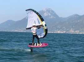 assets/images/activities/castelletto-wing-surfen-schnupperkurs-am-gardasee/Wing%20Privat%20Kurs%20Gardasurf&Sail%20Brenzone%20sul%20garda-270x200x90.jpeg