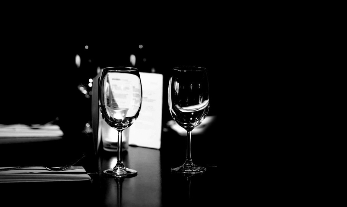 assets/images/activities/dinner-in-the-dark-schmiedefeld/1280_0003_Fotolia_2434757_Subscription_L-1150x686x90.jpg