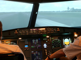 assets/images/activities/dresden-60-min-flugsimulator-a320/1280_0005_Cockpit_2-270x200x90.jpg