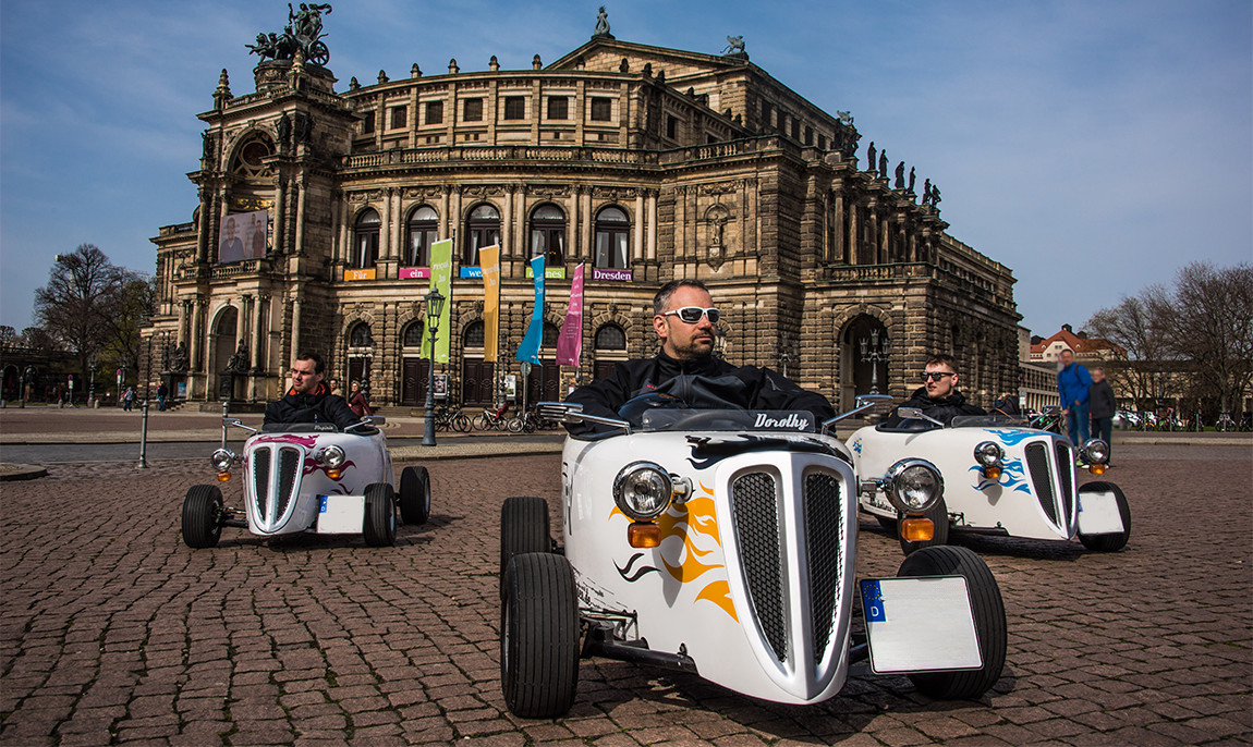 assets/images/activities/dresden-kaditz-15-std-hot-rod-surprise-tour/Hot-dre-5-1150x686x90.jpg