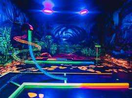 assets/images/activities/dresden-kaditz-schwarzlichtminigolf/Bar-eve-32-270x200x90.jpg
