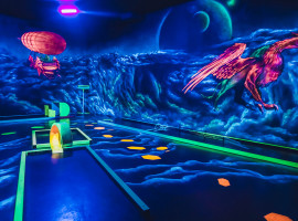 assets/images/activities/dresden-kaditz-schwarzlichtminigolf/Bar-eve-35-270x200x90.jpg