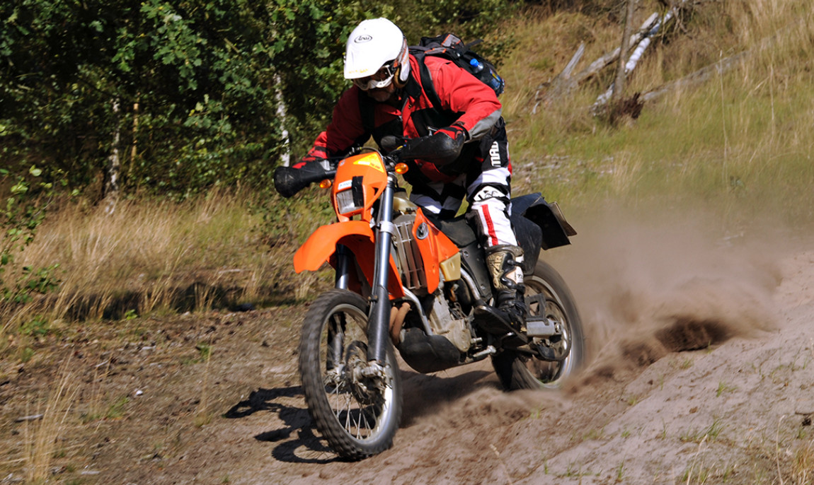 assets/images/activities/enduro-tour-offroad-in-boizenburg-mecklenburg-vorpommern/1280_0001_Sandpisten%5B4%5D-1150x686x90.jpg