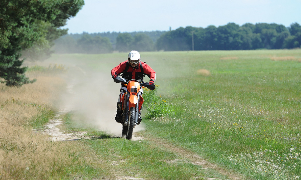 assets/images/activities/enduro-wochenendtour-in-boizenburg-mecklenburg-vorpommern/1280_0002_Sandpisten-1150x686x90.jpg