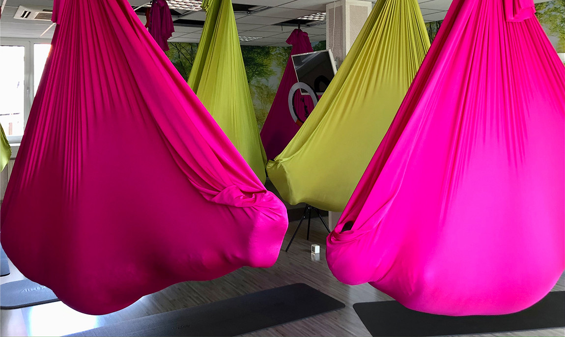 assets/images/activities/erfurtaltstadt-90-min-aerial-yoga-fuer-16-personen/Yoga-2-1150x686x90.jpg