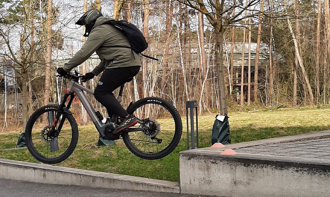 assets/images/activities/erlangen-4-std-mountainbike-grundkurs-fueranfaenger/Ski-Bike-Kite%201-1150x686x90.jpg