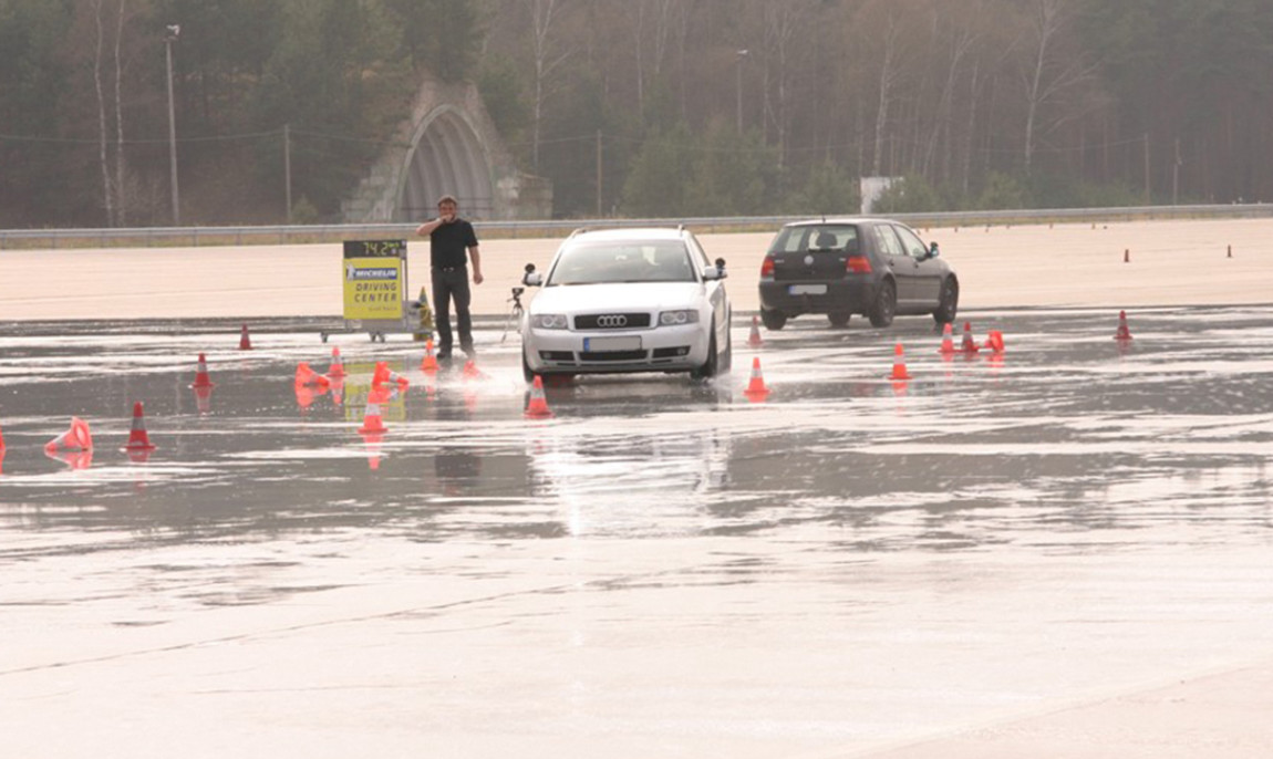 assets/images/activities/fahrsicherheitstraining-intensiv-in-gross-doelln-raum-berlin/1280_0003_IMG_4820-1150x686x90.jpg