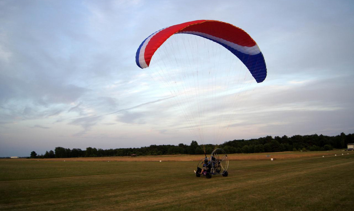 assets/images/activities/flugplatz-zerbst-60-min-trike-rundflug/Start_1-1150x686x90.JPG