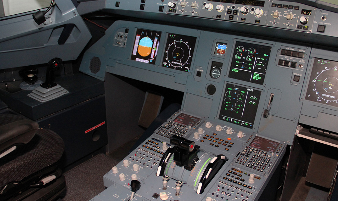 assets/images/activities/flugsimulator-airbus-a320-in-hannover-niedersachsen/1280_0001_A320_Panels-1150x686x90.jpg