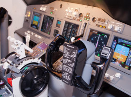 assets/images/activities/flugsimulator-boeing-737-in-hannover-niedersachsen/Sim_hannover_3-270x200x90.jpg