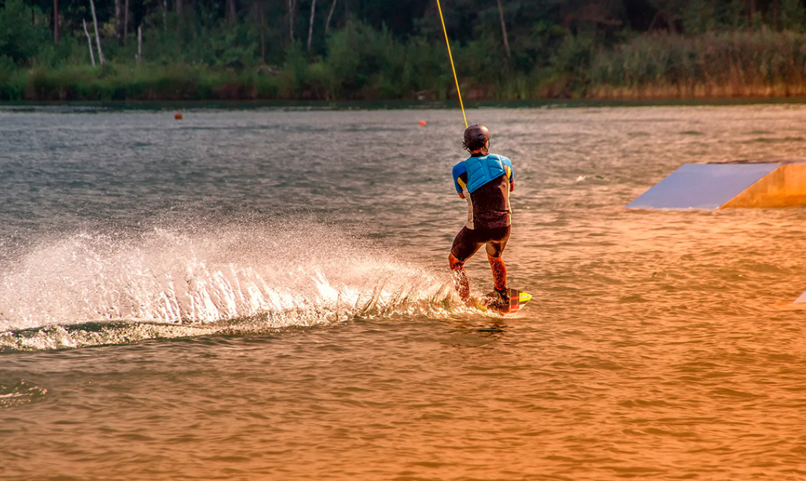 assets/images/activities/freistett-wakeboarden/1280_0000_water-3567092_1920-1150x686x90.jpg