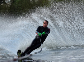 assets/images/activities/freistett-wasserski-fahren/1280_0001_waterski-3677183_1920.jpg