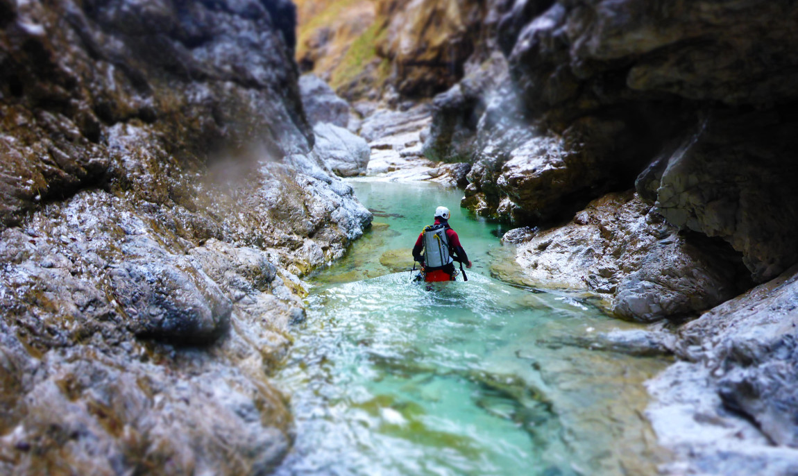 assets/images/activities/friaul-canyoning-wochenende/Canyoning_Italien_Outdoor%20center%20baumgarten-1150x686x90.JPG