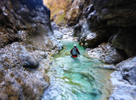 assets/images/activities/friaul-canyoning-wochenende/Canyoning_Italien_Outdoor%20center%20baumgarten-270x200x90.JPG