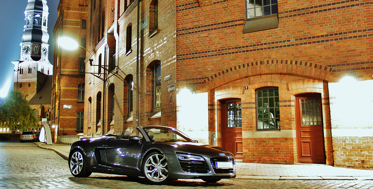 30 Min. Audi R8 Spyder selber fahren in Füssen 30 Min. Audi R8 Spyder selber fahren in Füssen