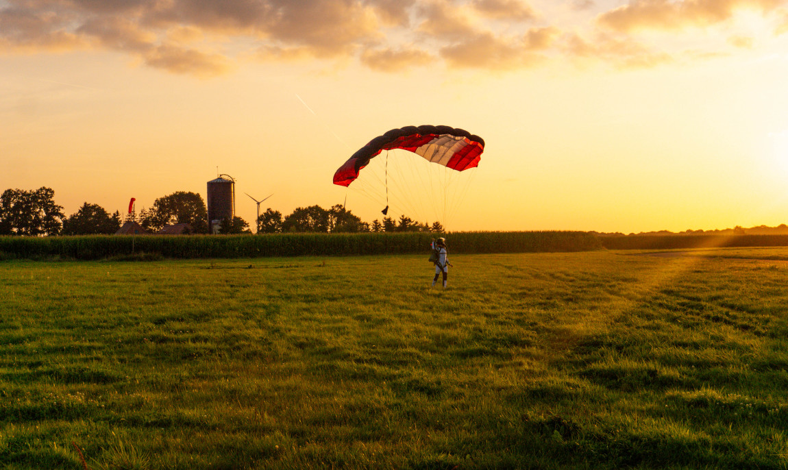assets/images/activities/ganderkesee-fallschirm-tandemsprung/YourSky_7-1150x686x90.jpg