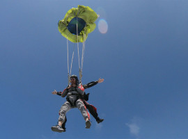 assets/images/activities/ganderkesee-fallschirm-tandemsprung/sou-fal-10-270x200x90.jpg