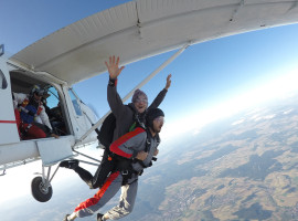 assets/images/activities/ganderkesee-fallschirm-tandemsprung/sou-fal-4-270x200x90.jpg